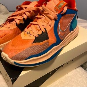 Nike Kylie low 5 b-ball shoes